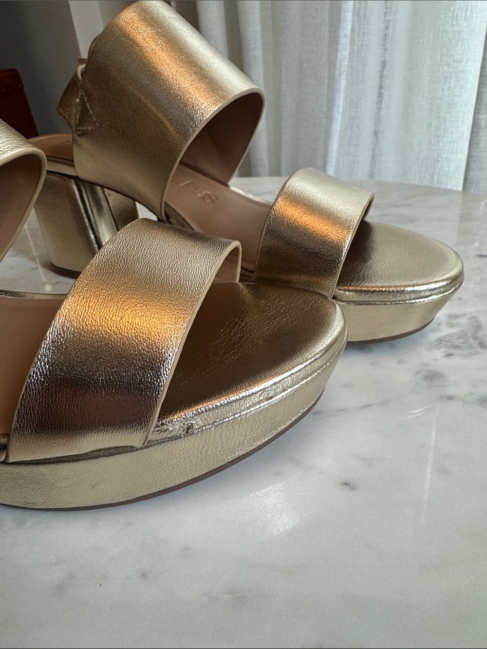Aerosoles Camera Gold - Picture 9 of 11